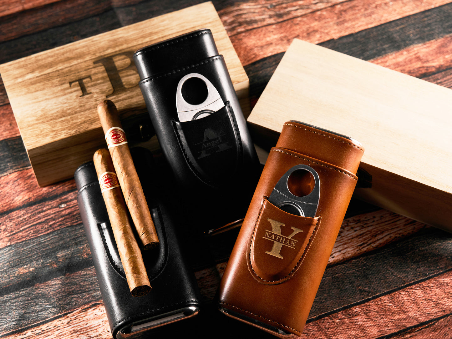 Personalized Leather Cigar Case with Cutter