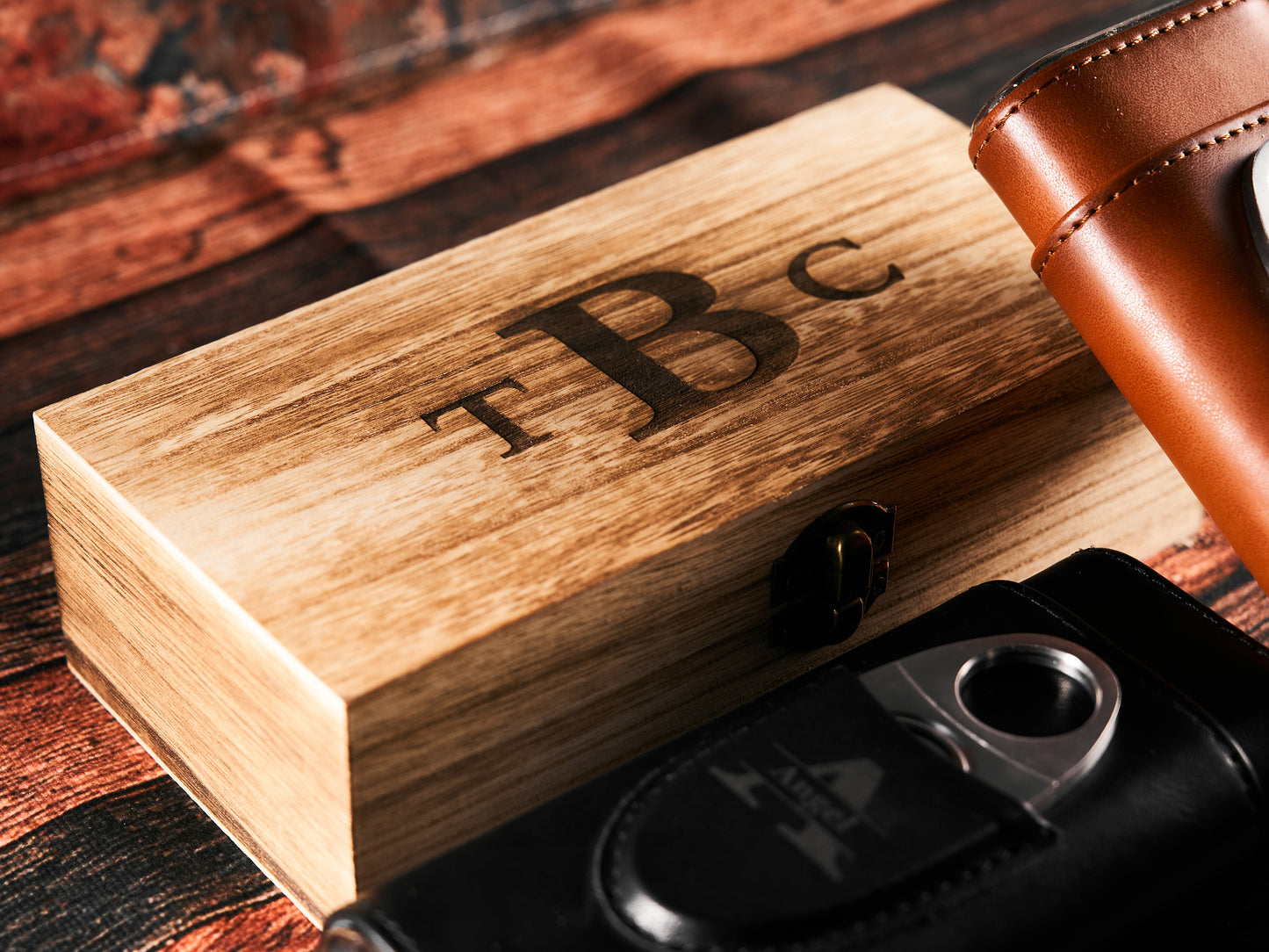 Personalized Leather Cigar Case with Cutter